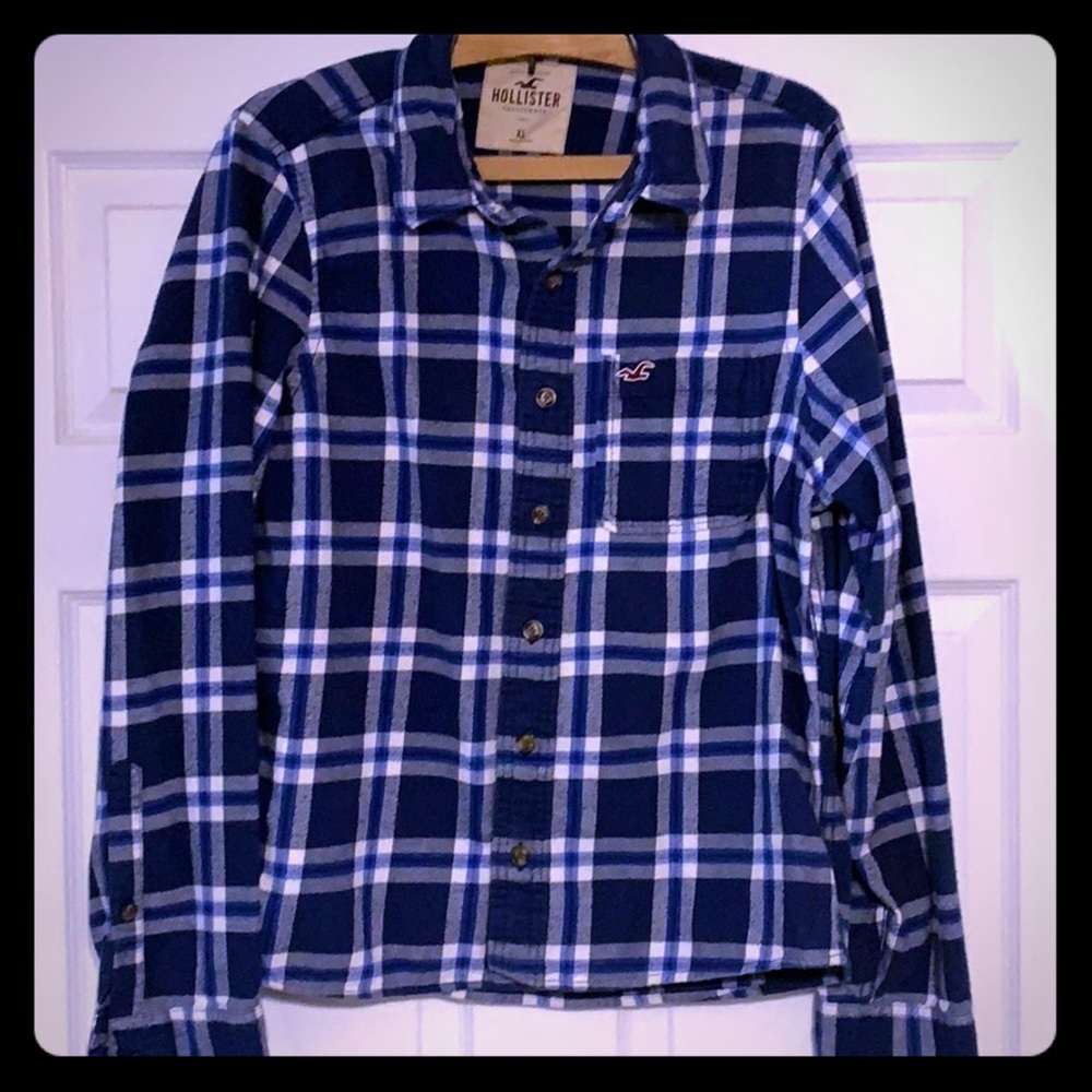Hollister blue & white pattern shirt. Soft feel.